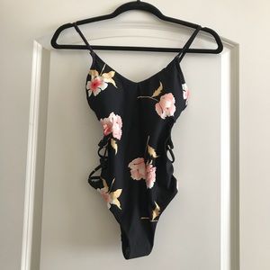 Billabong Crossed Sides Swimsuit (S)